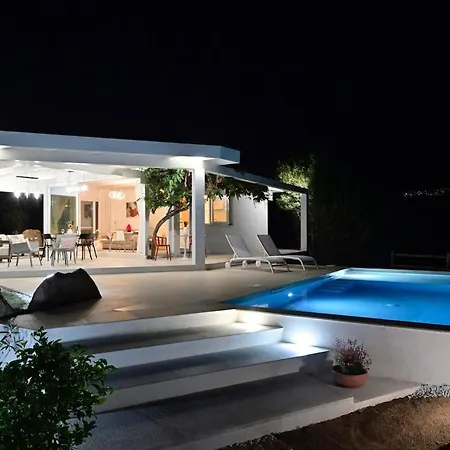 Iside Villa